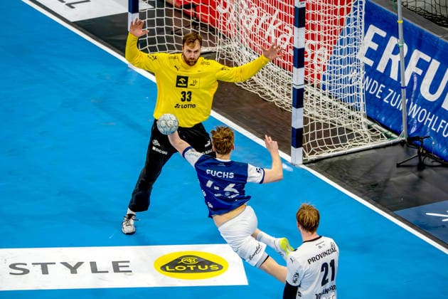 24 05 2026, xkkux, Handball, 1 HBL, Bergischer HC THW Kiel, PSD BANK Dome Düsseldorf Andreas Wolff Kiel 33 vs Julian Fuchs BHC 46 Nordrhein Westfalen Germany