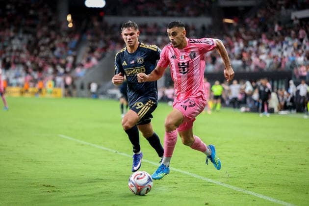 May 24, 2026, Miami, Florida, USA: Inter Miami forward GermoÂ¡n Berterame (19) and Philadelphia Union defender Frankie Westfield (39) battle for the ball during a Major League Soccer match between Inter Miami CF and Philadelphia Union at NU Stadium, Miami. Miami USA - ZUMAa257 20260524_zsp_a257_032 Copyright: xChrisxArjoonx
