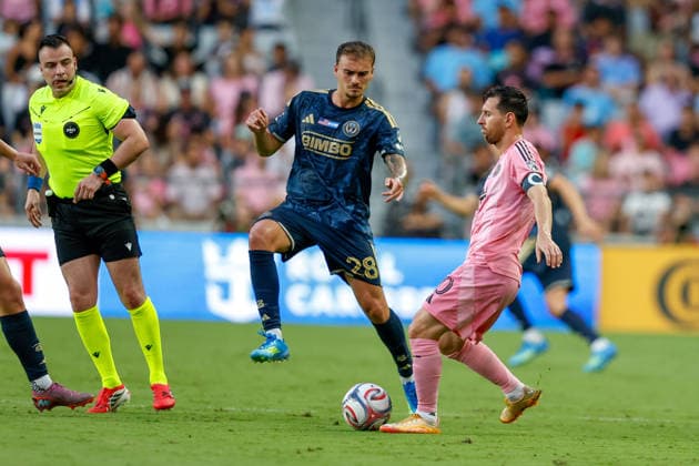 May 24, 2026, Miami, Florida, USA: Inter Miami forward Lionel Messi (10) and Philadelphia Union forward Agustin Anello (28) battle for the ball during a Major League Soccer match between Inter Miami CF and Philadelphia Union at NU Stadium, Miami. Miami USA - ZUMAa257 20260524_zsp_a257_008 Copyright: xChrisxArjoonx