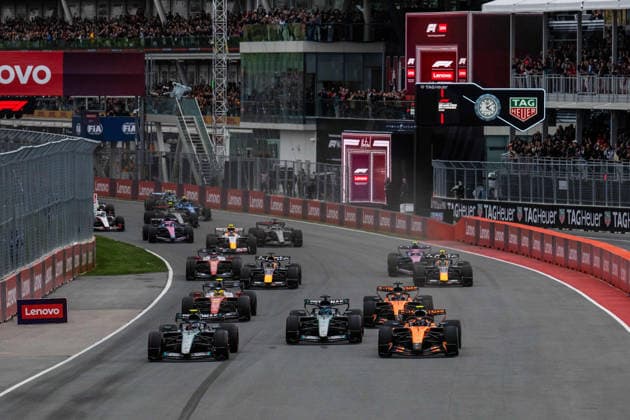 F1 - CANADIAN GRAND PRIX 2026 start of the race, depart, 01 NORRIS Lando (gbr), McLaren F1 Team MCL40, action 12 KIMI ANTONELLI Andrea (ita), Mercedes AMG F1 Team W17, action 63 RUSSELL George (gbr), Mercedes AMG F1 Team W17, action during the Formula 1 Grand Prix du Canada 2026, 5th round of the 2026 Formula One World Championship, WM, Weltmeisterschaft from May 22 to 24, 2026 on the Circuit Gilles Villeneuve, in MontrÃ al, Canada - MontrÃ alCanada  Copyright: xALBERTOxVIMERCATIx