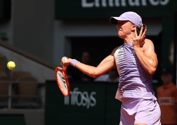 TENIS ROLAND GARROS 2026 25052026 N Z IGA SWIATEK W TRAKCIE MECZU PIERWSZEJ RUNDY TURNIEJU ROLAND GARROS W PARYÅ»U MARCIN CHOLEWINSKI NEWSPIX.PL TENIS ROLAND GARROS 2026 25052026 IGA SWIATEK DURING THE MATCH IN THE FIRST ROUND OF ROLAND GARROS IN PARIS NEWSPIX.PL --- newspix.pl POLAND OUT! 
