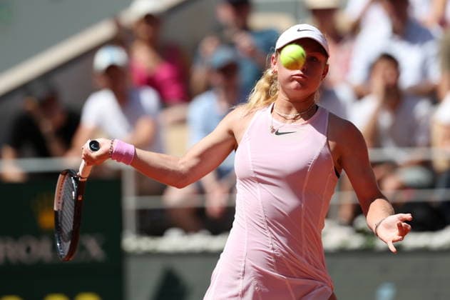 ROLAND GARROS 2026 Thierry Larret MAXPPP - PARIS (75) 25 05 2026 Thierry Larret Maxppp. Tennis. Roland Garros 2026. Internationaux de France de tennis. Stade Roland Garros, Paris (75). Le 25 Mai. Court Philippe CHATRIER : Emerson JONES (AUS) vs Iga SWIATEK (POL). - Roland Garros French Open tennis tournament, in Paris, France, on 25 May 2026. PARIS (75) STADE ROLAND GARROS PARIS ILE DE FRANCE FRANCE  Copyright: xMAXPPPxThierryxLarretx TLR202605259542 TLR202605259542