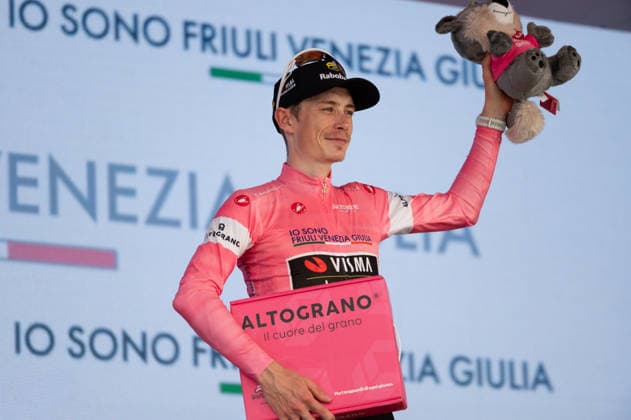 IPA85061277 - VINGEGAARD Jonas, TEAM VISMA LEASE A BIKE during the 15th stage of Giro d Italia 2026 in Milan, Italy, on may 24, 2026  Copyright: xSilviaxColombo IPAxSportx xx 85061277