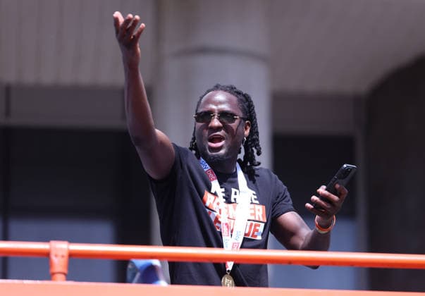 Hull Bus Parade David Akintola of Hull City on one of the buses outside the MKM Stadium before the Hull City Bus Parade on the streets of Hull, England after being promoted to the Premier League in the Sky Bet Championship Play-Off Final on Saturday 23rd May 2026. 25 05 2026 UK Newspapers OUT Copyright: xAndyxSumnerx FIL-23472-0058