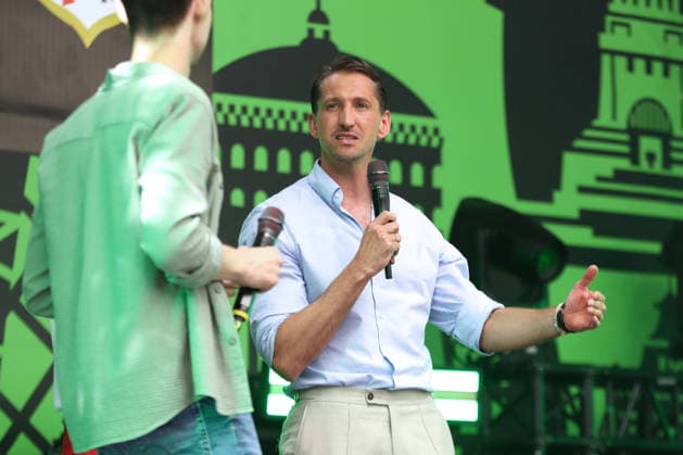 UEFA Conference League Final Fan Festival on the Leipzig market square, 25 05 26 UEFA Conference League ambassador RenÃ Adler talking on stage at the Fan Festival on the Leipzig market square, on the occasion of the UEFA Conference League Final, 25 05 26 Copyright: xBEAUTIFULxSPORTS JanxKaeferx