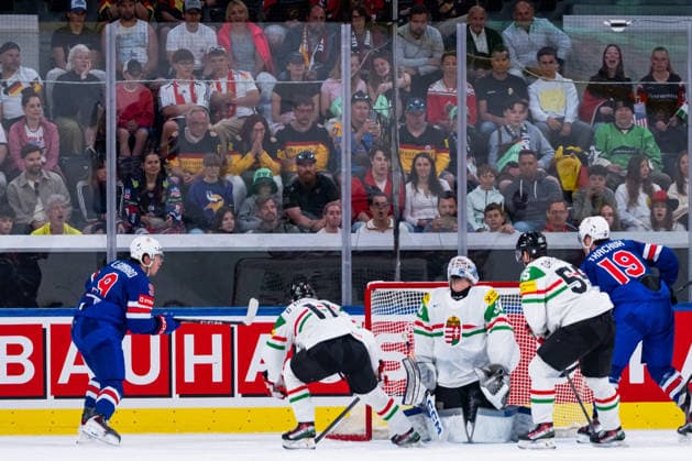 ZURICH, SWITZERLAND - MAY 25: Adam Vay (Hungary, 30) realizing the 2:0 goal of Matthew Tkachuk (United States, 19) during the Preliminary Round - Group A Match 47 between United States and Hungary at the IIHF Ice hockey, Eishockey World Championship, WM, Weltmeisterschaft 2026, Swiss Life Arena on May 25, 2026 in Zurich, Switzerland. Zurich Switzerland Copyright: xTimoxSteinx