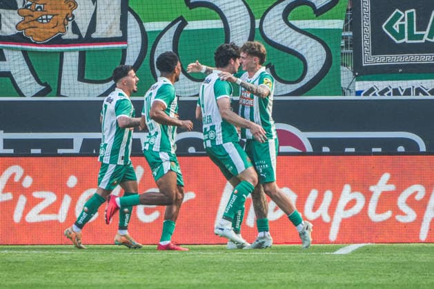Football Austria, Admiral Bundesliga European Cup Playoff Final ECL 2025 2026, SK Rapid Vienna vs SV Oberbank Ried Allianz Stadium Weststadion, Vienna Hütteldorf Rapid players cheer after Jakob Maximilian Schöllers goal to give SK Rapid Vienna a 1-0 lead Copyright: xLukasxBierederx