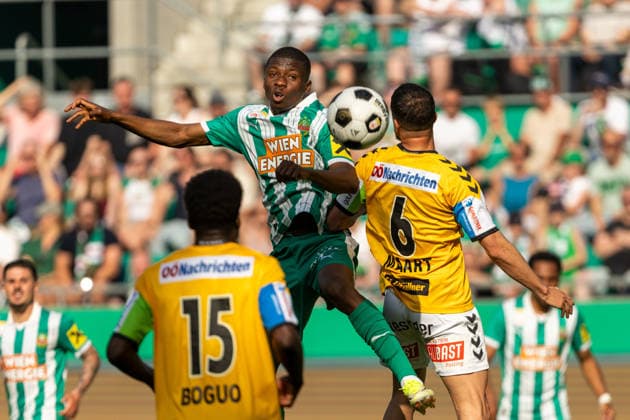 SOCCER - BL, Rapid vs Ried VIENNA,AUSTRIA,25.MAY.26 - SOCCER - ADMIRAL Bundesliga, Europacup play off, SK Rapid Wien vs SV Ried. Image shows Romeo Amane (Rapid) and Yusuf Maart (Ried).  GEPAxpictures xPhilippxBrem