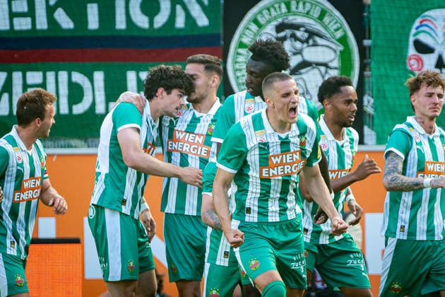 SOCCER - BL, Rapid vs Ried VIENNA,AUSTRIA,25.MAY.26 - SOCCER - ADMIRAL Bundesliga, Europacup play off, SK Rapid Wien vs SV Ried. Image shows the rejoicing of Matthias Seidl, Jakob Schoeller, Ercan Kara, Serge Philippe Raux Yao, Nenad Cvetkovic, Petter Nosa Dahl and Bendeguz Bolla (Rapid).  GEPAxpictures xKevinxHackner