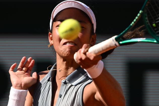 2026 French Open (Roland-Garros) - Day 2 PARIS, FRANCE - MAY 25: Tiantsoa Rakotomanga Rajaonah of France in action against Amanda Anisimova of United States (not seen) during a first-round women s singles match on the second day of the French Open (Roland Garros) in Paris, France, on May 25, 2026. Burak Akbulut Anadolu Paris France. Editorial use only. Please get in touch for any other usage.  Copyright: x2026xAnadoluxBurakxAkbulutx