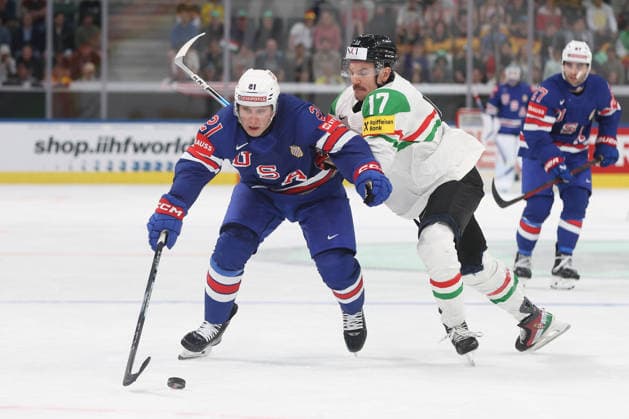 25 05 2026 Swiss Life Arena Zurich , SWITZERLAND, Mens Ice Hockey IIHF World Championship Zurich 2026 Group A USA HUN Alex Steeves li,USA vs Roland Kiss HUN