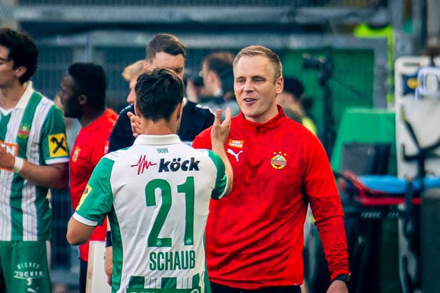 SOCCER - BL, Rapid vs Ried VIENNA,AUSTRIA,25.MAY.26 - SOCCER - ADMIRAL Bundesliga, Europacup play off, SK Rapid Wien vs SV Ried. Image shows the rejoicing of Louis Schaub and head coach Johannes Hoff Thorup (Rapid).  GEPAxpictures xKevinxHackner