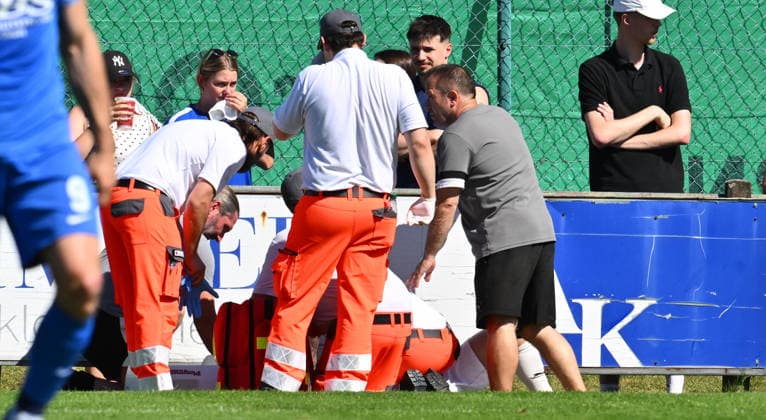 25 05 2026 Soccer Season 2025 2026 Relegation Oberliga Bayernliga Bayernliga Landesliga FSV Stadeln FC Eintracht Münchberg xwoxzix Impression Paramedic Player injured Injury Manfred Dedaj Coach, FSV Stadeln