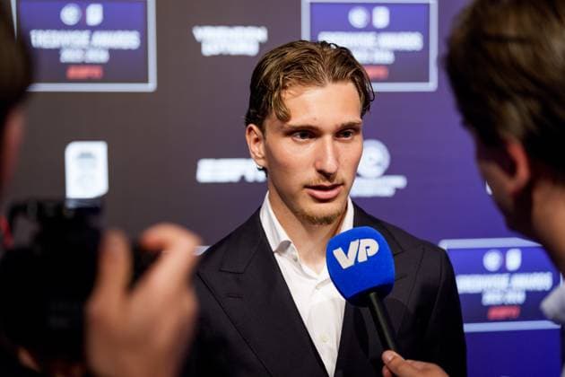 UTRECHT - Mika Godts on the red carpet ahead of the Eredivisie Awards Gala. JEROEN JUMELET ANP xVIxANPxSportx xxANPxIVx 559335283 originalFilename: 559335283.jpg