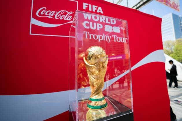 May 25, 2026, Toronto, On, Canada: The FIFA World Cup, WM, Weltmeisterschaft, Fussball Trophy is displayed during a Trophy Tour event at Nathan Phillips Square in Toronto on Monday, May 25, 2026. Canada News - May 25, 2026  - ZUMAc35_ 20260525_zaf_c35_063 Copyright: xArlynxMcadoreyx