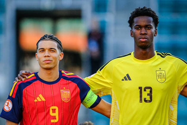UEFA Under-17 European Championship, EM, Europameisterschaft Estonia 2026 Darlington Osuchukwu and Enzo Alves before the match during the UEFA Under-17 European Championship Group-A match between Estonia U-17 vs Spain U-17 national teams, Tallinn Estonia 25.05.2026 Tallinn A Le Coq Arena Estonia Copyright: xMaurixLevandix
