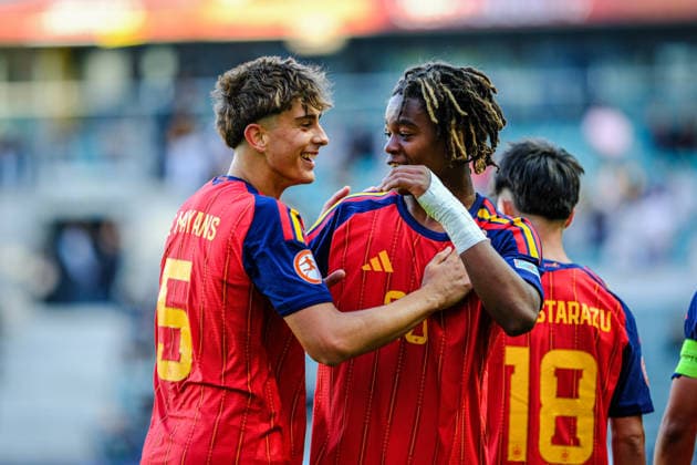 UEFA Under-17 European Championship, EM, Europameisterschaft Estonia 2026 Sergi Mayans and Christian Imga celebrating scoring the second goal during the UEFA Under-17 European Championship Group-A match between Estonia U-17 vs Spain U-17 national teams, Tallinn Estonia 25.05.2026 Tallinn A Le Coq Arena Estonia Copyright: xMaurixLevandix