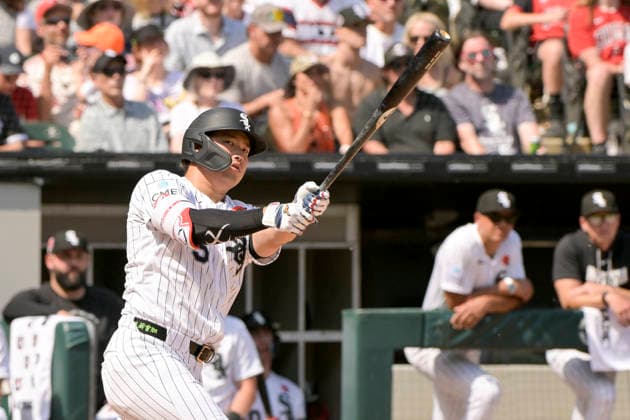 Chicago White Sox first baseman Munetaka Murakami (5) bats against the Minnesota Twins during the eighth inning at Rate Field in Chicago, IL on Monday, May 25, 2026. Sox defeated the Twins 3-1. CHI20260525149 MARKxBLACK