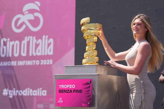 The trophy (trofeo senza fine) during Stage 16 of the Giro d™Italia from Bellinzona to Cari Swiss, Tuesday May 26, 2026  Copyright: xSpada LaPressex