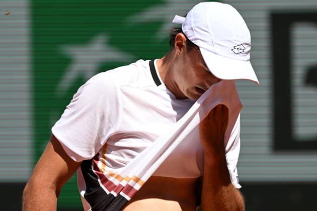 2026 French Open (Roland-Garros) - Day 3 PARIS, FRANCE - MAY 26: Adam Walton of Australia in action against Daniil Medvedev (not seen) during a first-round men s singles match on the third day of the French Open (Roland Garros) in Paris, France, on May 26, 2026. Burak Akbulut Anadolu Paris France. Editorial use only. Please get in touch for any other usage.  Copyright: x2026xAnadoluxBurakxAkbulutx