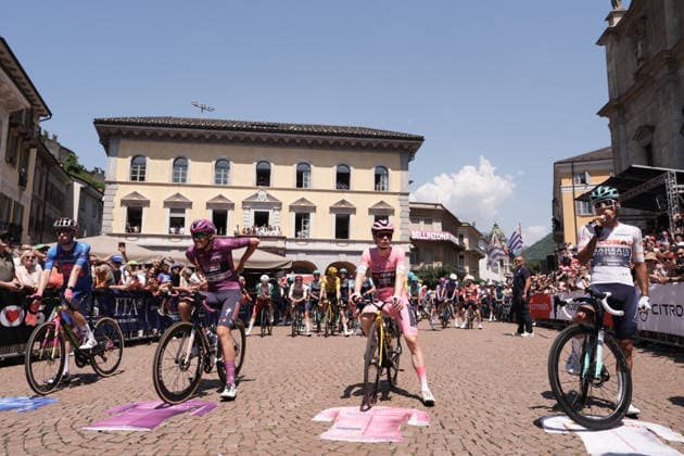 Start the race during Stage 16 of the Giro d™Italia, from Bellinzona to CarÃ¬, Switzerland, Tuesday, May 26, 2026.  Copyright: xMassimoxPaolone LaPressex
