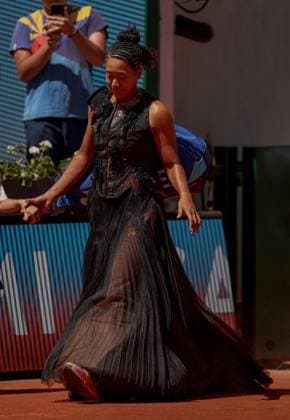 Naomi Osaka of Japan wears a gold sequinned dress under a black sequinned long skirt and corset French Open Tennis, Day Three, Tennis, Roland Garros, Paris, France - 26 May 2026Paris Roland Garros France EDITORIAL USE ONLY No use with unauthorised audio, video, data, fixture lists, club league logos or live services. Online in-match use limited to 120 images, no video emulation. No use in betting, games or single club league player publications.  Copyright: xEllaxLing Shutterstockx 16898259i
