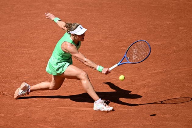 2026 French Open - Day 3 PARIS, FRANCE - MAY 26: Naomi Osaka (not seen) of Japan in action against Laura Siegemund of Germany during the Women s Singles first round match during Day Three of the 2026 French Open at Roland Garros on May 26, 2026 in Paris, France. Burak Akbulut Anadolu Paris France. Editorial use only. Please get in touch for any other usage.  Copyright: x2026xAnadoluxBurakxAkbulutx