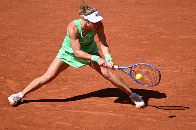 2026 French Open - Day 3 PARIS, FRANCE - MAY 26: Naomi Osaka (not seen) of Japan in action against Laura Siegemund of Germany during the Women s Singles first round match during Day Three of the 2026 French Open at Roland Garros on May 26, 2026 in Paris, France. Burak Akbulut Anadolu Paris France. Editorial use only. Please get in touch for any other usage.  Copyright: x2026xAnadoluxBurakxAkbulutx