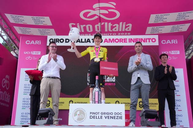 Denmark™s Jonas Vingegaard Hansen of Team Visma Lease A Bike pink jersey stage winner during Stage 16 of the Giro d™Italia from Bellinzona to Cari Swiss, Tuesday May 26, 2026  Copyright: xSpada LaPressex