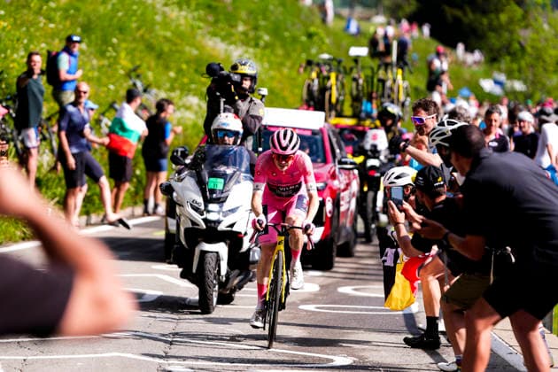 Denmark™s Jonas Vingegaard Hansen of Team Visma Lease A Bike during Stage 16 of the Giro d™Italia, from Bellinzona to CarÃ¬, Switzerland, Tuesday, May 26, 2026.  Copyright: xFabioxFerrari LaPressex