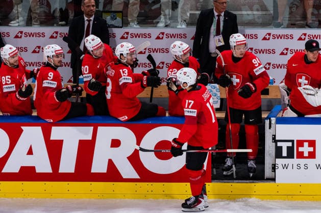 ZURICH, SWITZERLAND - MAY 26: Ken Jaeger (Switzerland, 17) during his 2:0 goal celebration during the Preliminary Round - Group A Match 55 between Switzerland and Finland at the IIHF Ice hockey, Eishockey World Championship, WM, Weltmeisterschaft 2026, Swiss Life Arena on May 26, 2026 in Zurich, Switzerland. Zurich Switzerland Copyright: xTimoxSteinx