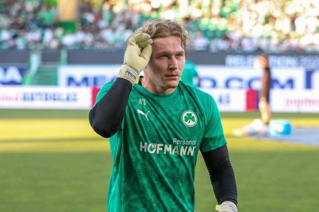 Silas Joel Pruefrock 43 Spvgg Greuther Fuerth , SpVgg Greuther Fuerth vs Rot Weiss Essen, Fußball, Maenner, Relegation, 2 Bundesliga, DFL, Saison 2025 2026, Rueckspiel, 26 05 2026 DFB regulations prohibit any use of photographs as image sequences and or quasi video Fuerth Bayern Germany Copyright: xkolbert-press MartinxAgüerax