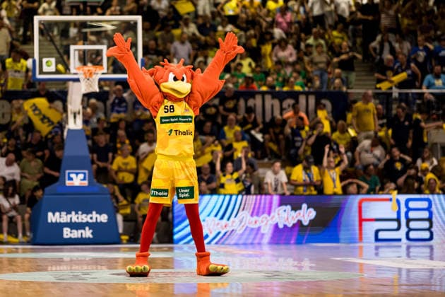 Barmer 2 Basketball Bundesliga ProA Playoffs Semifinal Game 3, Phoenix Hagen Eisbären Bremerhaven 26 05 2026 Phoenix Hagen mascot Felix Feuervogel BARMER 2 Basketball Bundesliga ProA Playoffs Semifinal Game 3, Phoenix Hagen Eisbären Bremerhaven Hagen, Ischelandhalle on 26 05 2026 Copyright: xBEAUTIFULxSPORTS Wunderlx