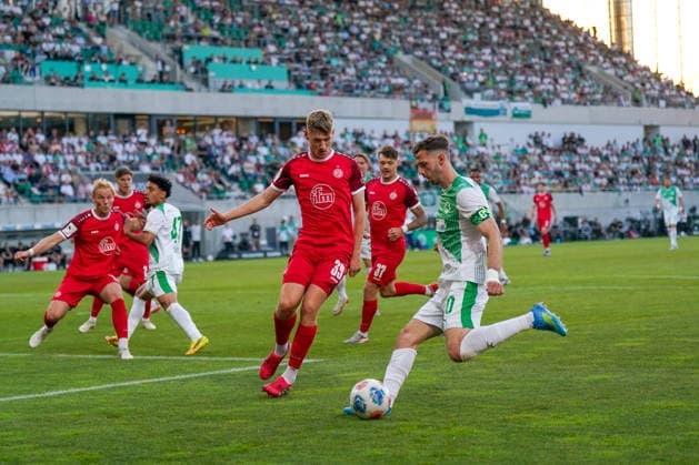 Germany Soccer 2 Bundesliga Relegation 2025 2026 SpVgg Greuther Fürth vs Rot Weiss Essen Sportpark Ronhof I Thomas Sommer Fürth Copyright: xJOERANxSTEINSIEKx