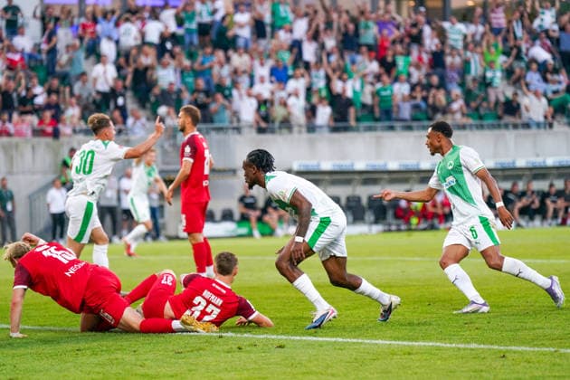 Germany Soccer 2 Bundesliga Relegation 2025 2026 SpVgg Greuther Fürth vs Rot Weiss Essen Sportpark Ronhof I Thomas Sommer Fürth Goal and goal celebration to 1 0 by Noel Futkeu SpVgg Greuther Fürth, 9 Joy, emotions, jubilation Copyright: xJOERANxSTEINSIEKx