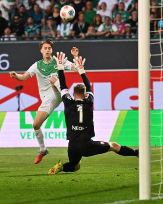 26 05 2026 Soccer season 2025 2026 Relegation 2 Soccer Bundesliga first leg SpVgg Greuther Fürth Kleeblatt Rot Weiss Essen RWE Sportfoto Zink xwoxzix DFL regulations prohibit any use of photographs as image sequences and or quasi video only for editorial use Gian Luca Gian Luca Itter 27, SpVgg Greuther Fürth Jakob Golz 1, Rot Weiss Essen Chance Torchance