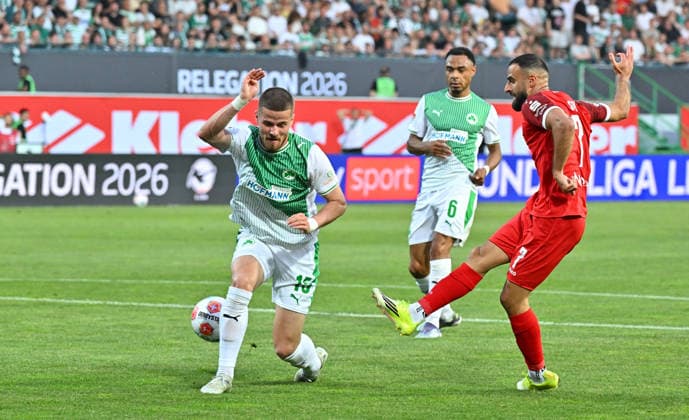 26 05 2026 Soccer season 2025 2026 Relegation 2 Soccer Bundesliga second leg SpVgg Greuther Fürth Kleeblatt Rot Weiss Essen RWE Sportfoto Zink MeZi xmexzix DFL regulations prohibit any use of photographs as image sequences and or quasi video only for editorial use Jan Elvedi 15, SpVgg Greuther Fürth Ramien Safi 7, Rot Weiss Essen, right