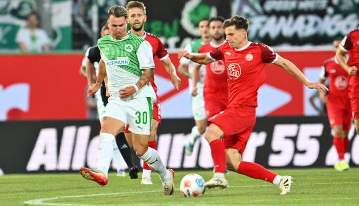 26 05 2026 Soccer season 2025 2026 Relegation 2 Soccer Bundesliga first leg SpVgg Greuther Fürth Kleeblatt Rot Weiss Essen RWE Sportfoto Zink xwoxzix DFL regulations prohibit any use of photographs as image sequences and or quasi video only for editorial use Felix Klaus 30, SpVgg Greuther Fürth Michael Kostka 2, Rot Weiss Essen