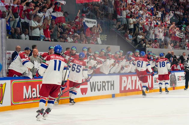 FRIBOURG, SWITZERLAND MAY 26 Dominik Kubalik of Czechia R celebrates his goal during the 2026 IIHF Ice Hockey World Championship Switzerland game between Czechia and Canada at BCF Arena on May 26, 2026 in Fribourg, Fribourg Fribourg BCF Arena Fribourg Switzerland Copyright: xJustPictures.ch JarixPestelaccix jp-en-EuSpIm-JP6_JAR_Czechia_Canada_26May2026_00060