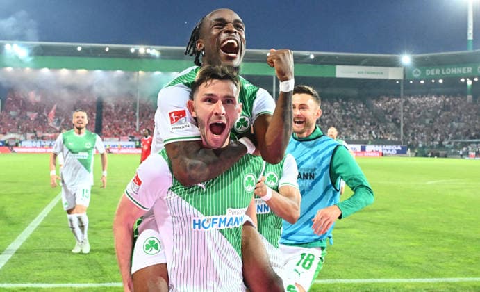 26 05 2026 Soccer season 2025 2026 Relegation 2 Soccer Bundesliga first leg SpVgg Greuther Fürth Kleeblatt Rot Weiss Essen RWE Sportfoto Zink xwoxzix DFL regulations prohibit any use of photographs as image sequences and or quasi video only for editorial use Torjubel Jubel nach Treffer Torschuß zum 2 0 durch Branimir Hrgota 10, SpVgg Greuther Fürth Branimir Hrgota 10, SpVgg Greuther Fürth Noel Futkeu 9, SpVgg Greuther Fürth