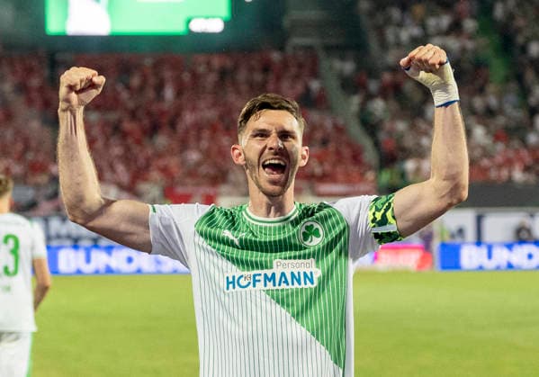 Celebration after the 2-0 goal by Branimir Hrgota SpVgg Greuther Fuerth, 10 , jubilant, cheering, celebrate SpVgg Greuther Fürth Rot Weiss Essen, football, relegation to Bundesliga 2 second leg, Sportpark Ronhof, Fürth DFL regulations prohibit any use of photographs as image sequences and or quasi video Copyright: HMBxMedia xMarcoxBader