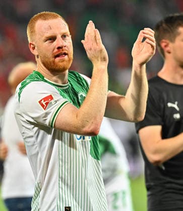 26 05 2026 Soccer season 2025 2026 Relegation 2 Soccer Bundesliga second leg SpVgg Greuther Fürth Kleeblatt Rot Weiss Essen RWE Sportfoto Zink MeZi xmexzix DFL regulations prohibit any use of photographs as image sequences and or quasi video only for editorial use Paul Will 13, SpVgg Greuther Fürth Jubel Freude nach Spielende