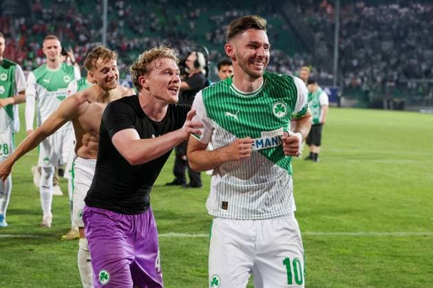 Silas Joel Pruefrock 43 Spvgg Greuther Fuerth pushes Branimir Hrgota 10 Spvgg Greuther Fuerth towards the fans, cheering, SpVgg Greuther Fuerth vs Rot Weiss Essen, football, men, relegation, 2 Bundesliga, DFL, season 2025 2026, return match, 26 05 2026 DFB regulations prohibit any use of photographs as image sequences and or quasi video Fuerth Bayern Germany Copyright: xkolbert-press MartinxAgüerax
