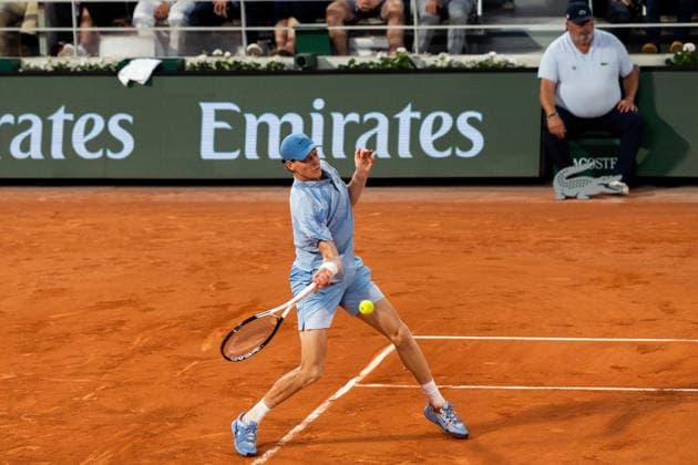 PARIS, FRANCE - MAY 26: Jannik Sinner of Italy in action against Clement Tabur of France in the Men s Singles First Round match on Day Three of the 2026 French Open at Roland Garros on May 26, 2026 in Paris, France. (Photo by Pauline FIGUET SPP) Copyright: xPaulinexFIGUETx xSPPx Sportspressphoto_SPR155151