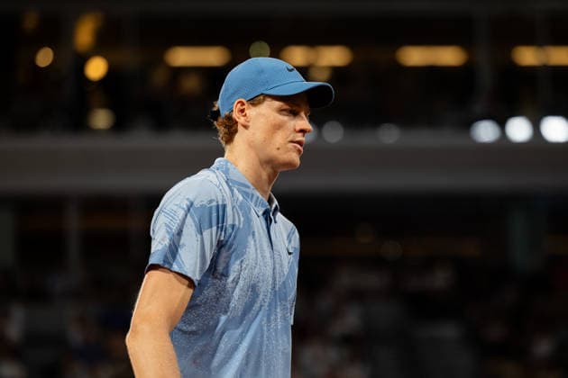 PARIS, FRANCE - MAY 26: Jannik Sinner of Italy in action against Clement Tabur of France in the Men s Singles First Round match on Day Three of the 2026 French Open at Roland Garros on May 26, 2026 in Paris, France. (Photo by Pauline FIGUET SPP) Copyright: xPaulinexFIGUETx xSPPx Sportspressphoto_SPR155165