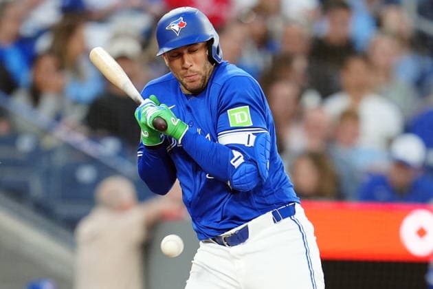 May 26, 2026, Toronto, On, CANADA: Toronto Blue Jays designated hitter George Springer (4) is hit by a pitch against the Miami Marlins during fifth inning MLB, Baseball Herren, USA action in Toronto on Tuesday May 26, 2026. Canada News - May 26, 2026  - ZUMAc35_ 20260526_zaf_c35_136 Copyright: xFrankxGunnx