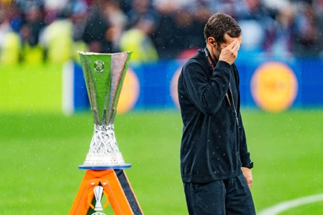 20 05 2026, SC Freiburg vs Aston Villa, UEFA Europa League Final, Final Matchday Julian Schuster SC Freiburg, Head Coach Runs Past UEFA CUP Cup Trophy Object Copyright: xBahhoxKarax