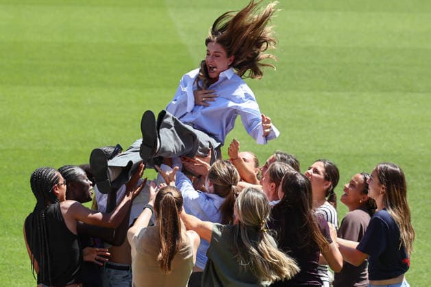 Alexia Putellas attends farewell ceremony at Camp Nou in Barcelona BARCELONA, SPAIN - MAY 27: FC Barcelona, Barca captain Alexia Putellas is tossed in the air by teammates during a farewell ceremony at Camp Nou Stadium in Barcelona on May 27, 2026. Adria Puig Anadolu Barcelona Spain. Editorial use only. Please get in touch for any other usage.  Copyright: x2026xAnadoluxAdriaxPuigx