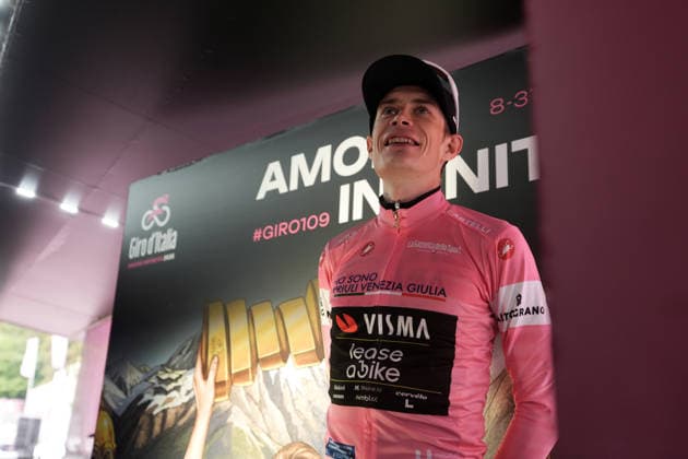 The pink jersey Denmark™s Jonas Vingegaard Hansen of Team Visma Lease A Bike during Stage 17 of the Giro d™Italia, from Cassano d™Adda to Andalo, Italy, Wednesday, May 27, 2026.  Copyright: xMassimoxPaolone LaPressex