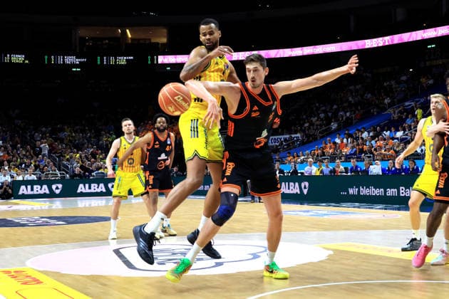 DEU, easyCredit BBL, ALBA vs Rasta Vechta, 27 05 2026, Uber Arena, Berlin, DEU, easyCredit BBL, ALBA vs Rasta Vechta, in the picture Norris Agbakoko ALBA Berlin 17 , Tibor Pleiss RASTA Vechta 22 nordphotoxGmbHx xEngler nph00076